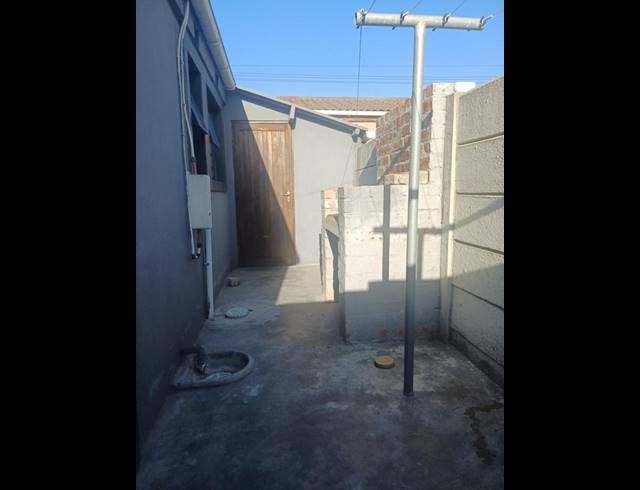 2 BEDROOM HOUSE FOR SALE IN RAVENSMEAD